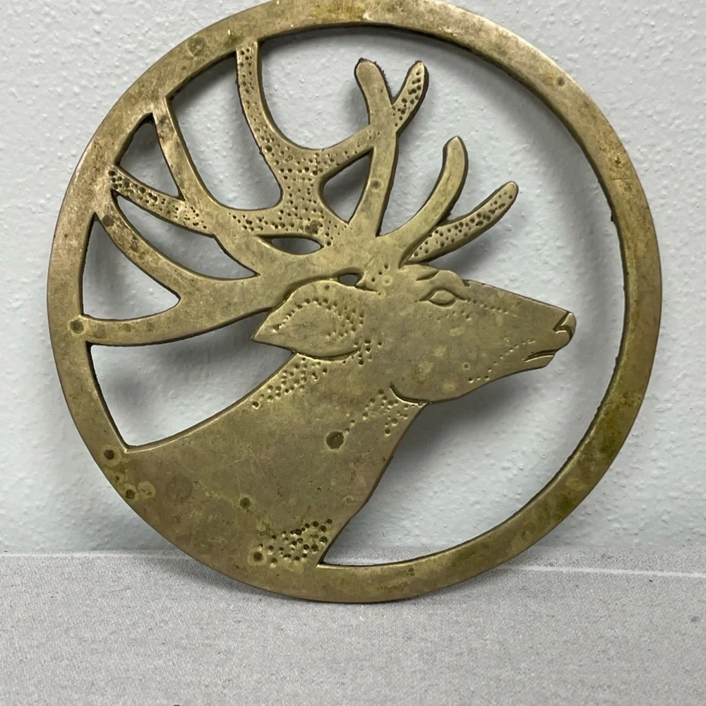 7” Round Solid Brass Stand With Deer Head. - Picture 1 of 8